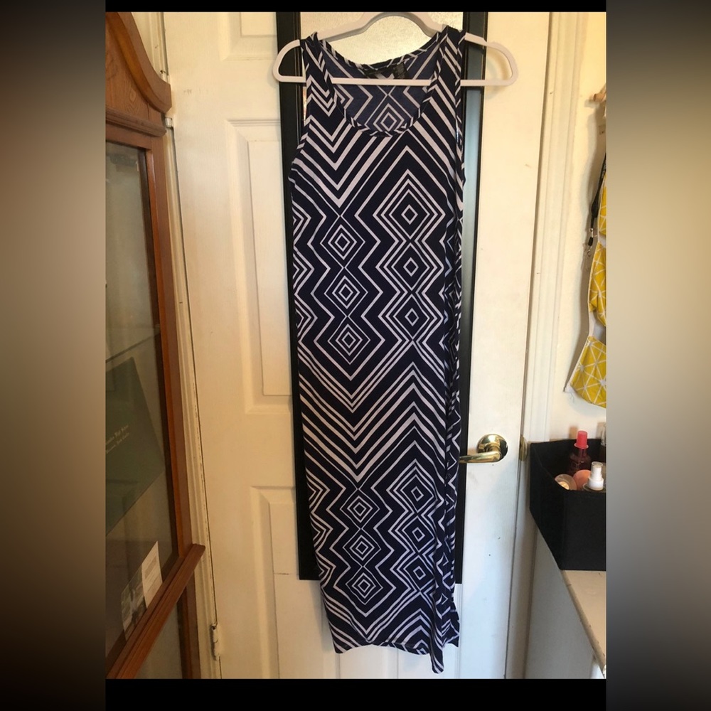 Jennifer Lauren long sleeveless dress